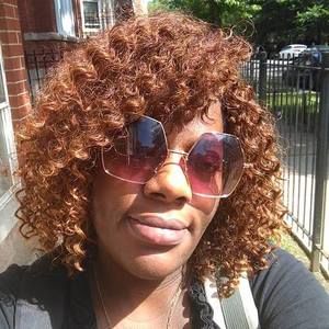 Meet your Posher, Denise